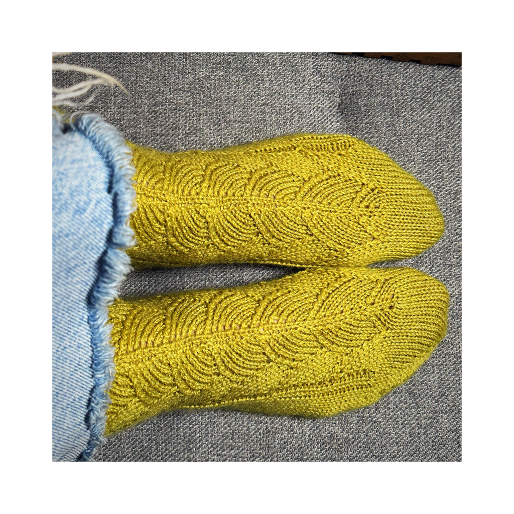 SOUND OF LEAVES Socken - noriknits
